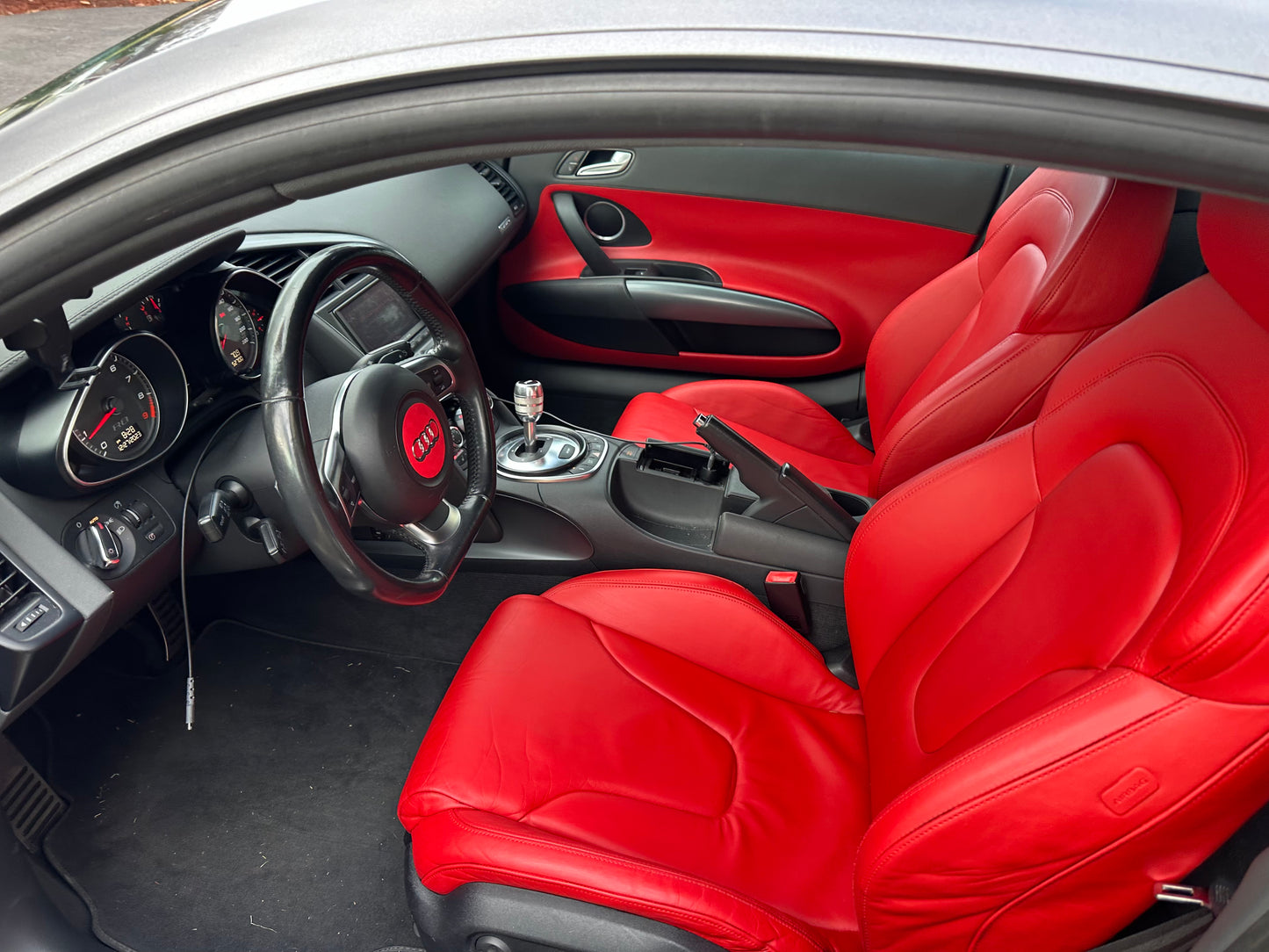 Customizable Color: Lux Leather & Vinyl Dye